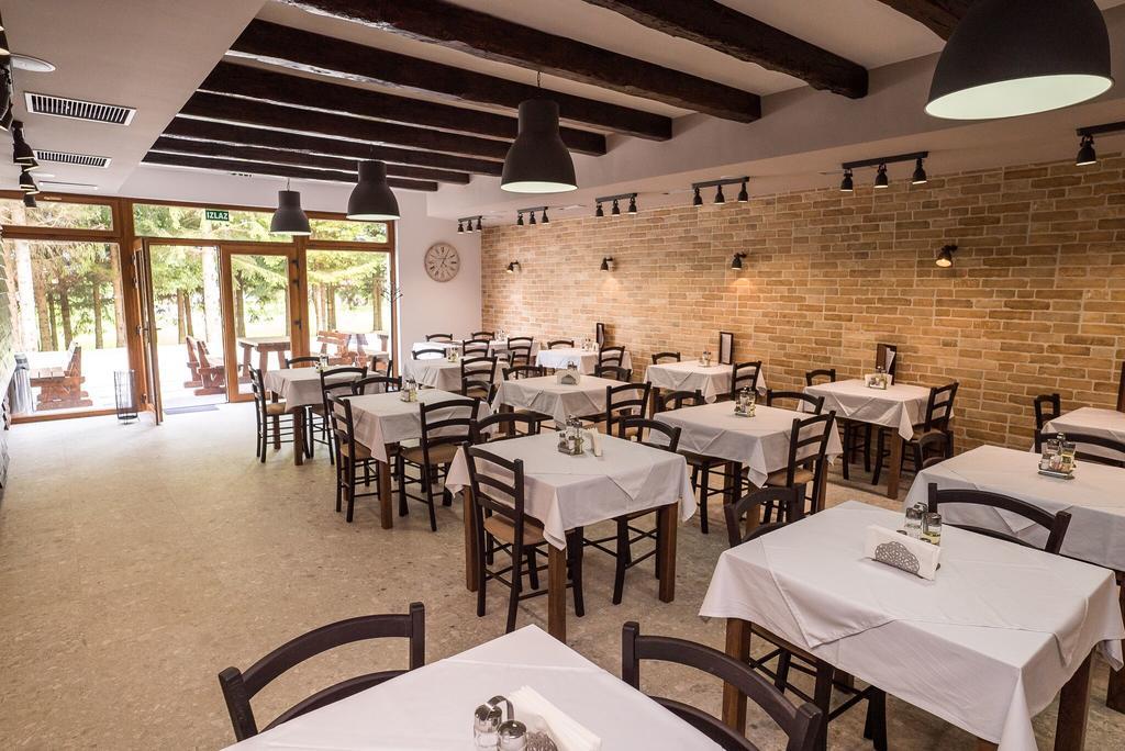 B&B Villa Angy Korenica Εξωτερικό φωτογραφία