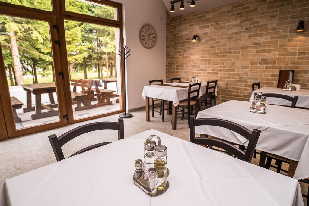 B&B Villa Angy Korenica Εξωτερικό φωτογραφία