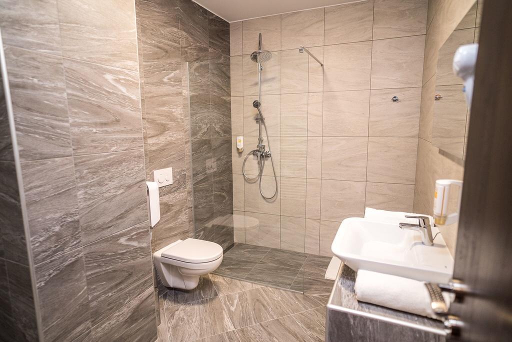 B&B Villa Angy Korenica Εξωτερικό φωτογραφία
