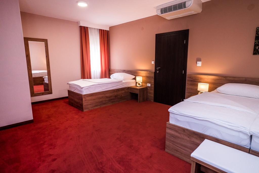 B&B Villa Angy Korenica Εξωτερικό φωτογραφία