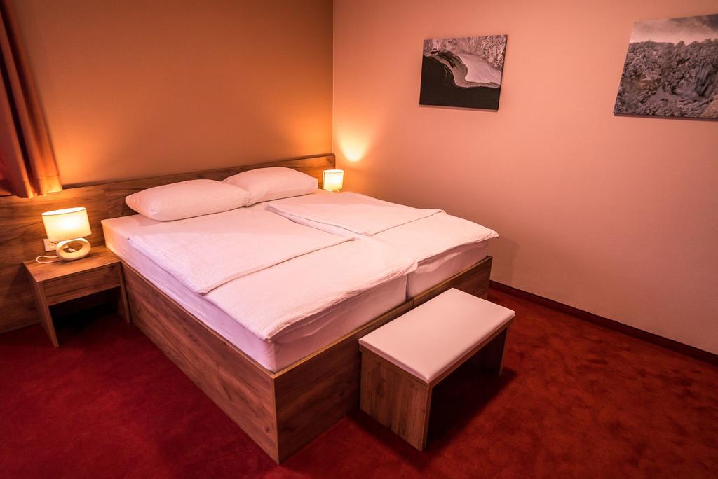 B&B Villa Angy Korenica Εξωτερικό φωτογραφία