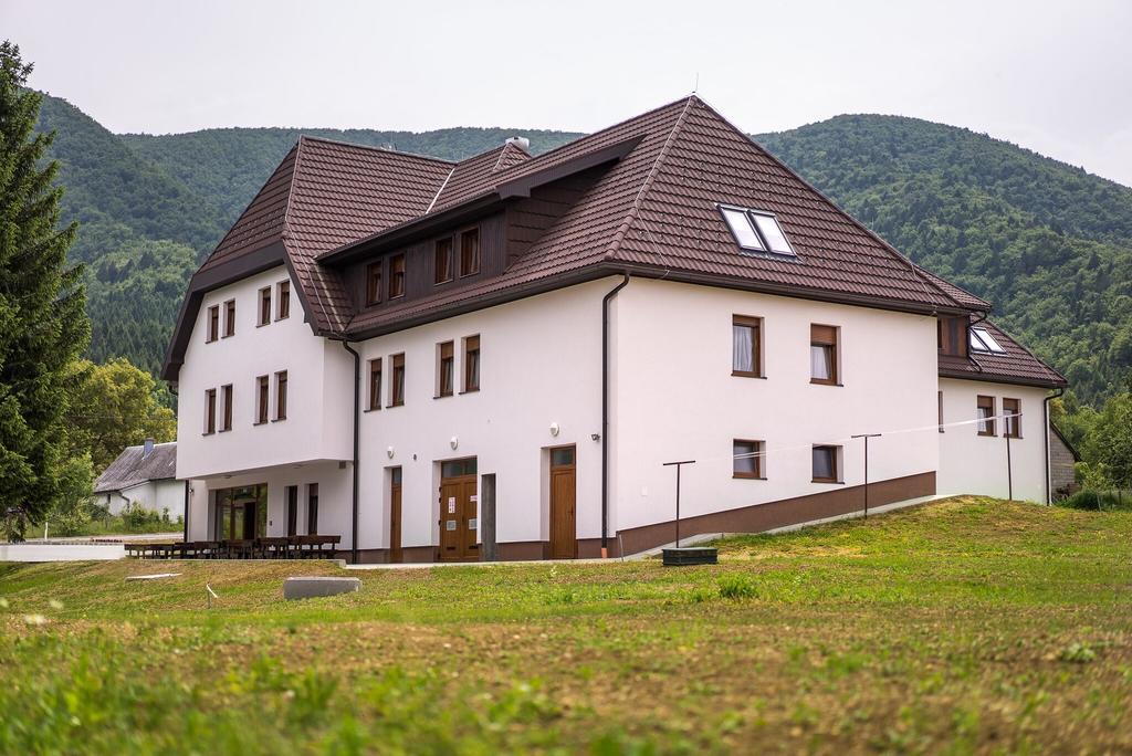 B&B Villa Angy Korenica Εξωτερικό φωτογραφία