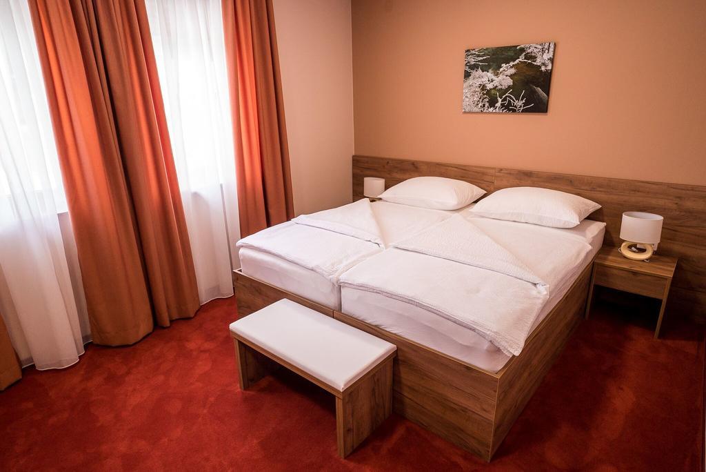 B&B Villa Angy Korenica Εξωτερικό φωτογραφία