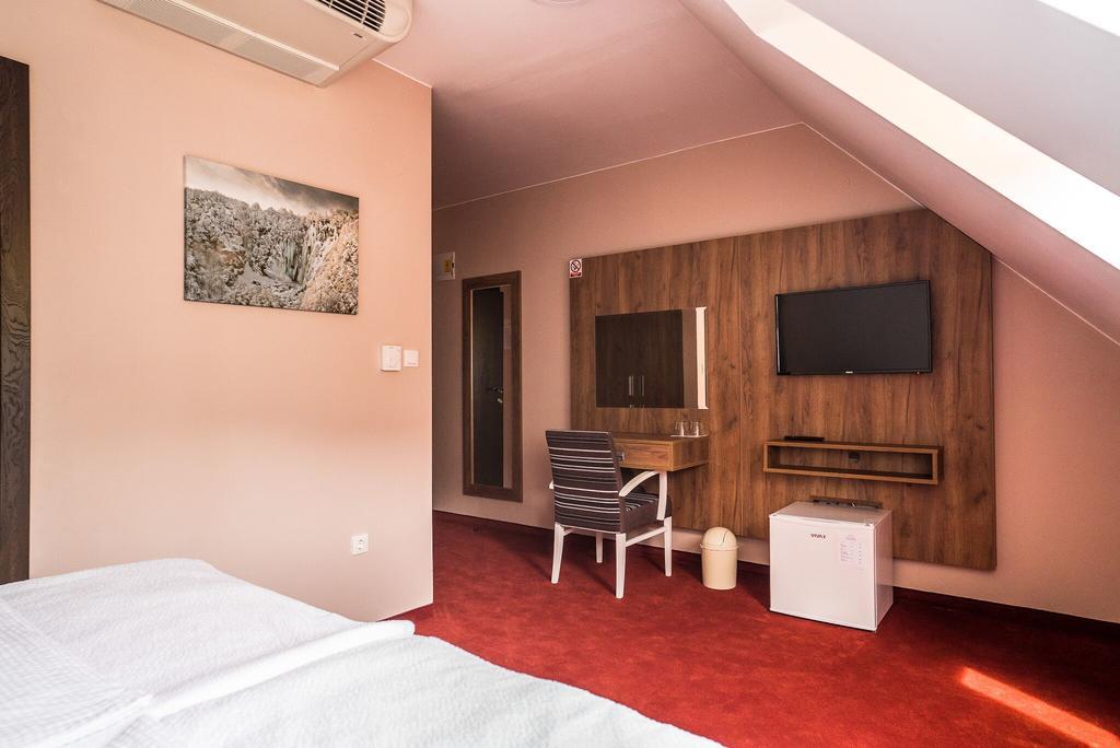 B&B Villa Angy Korenica Εξωτερικό φωτογραφία
