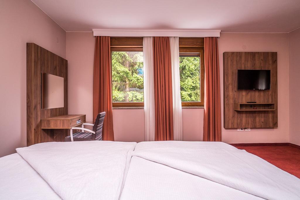B&B Villa Angy Korenica Εξωτερικό φωτογραφία