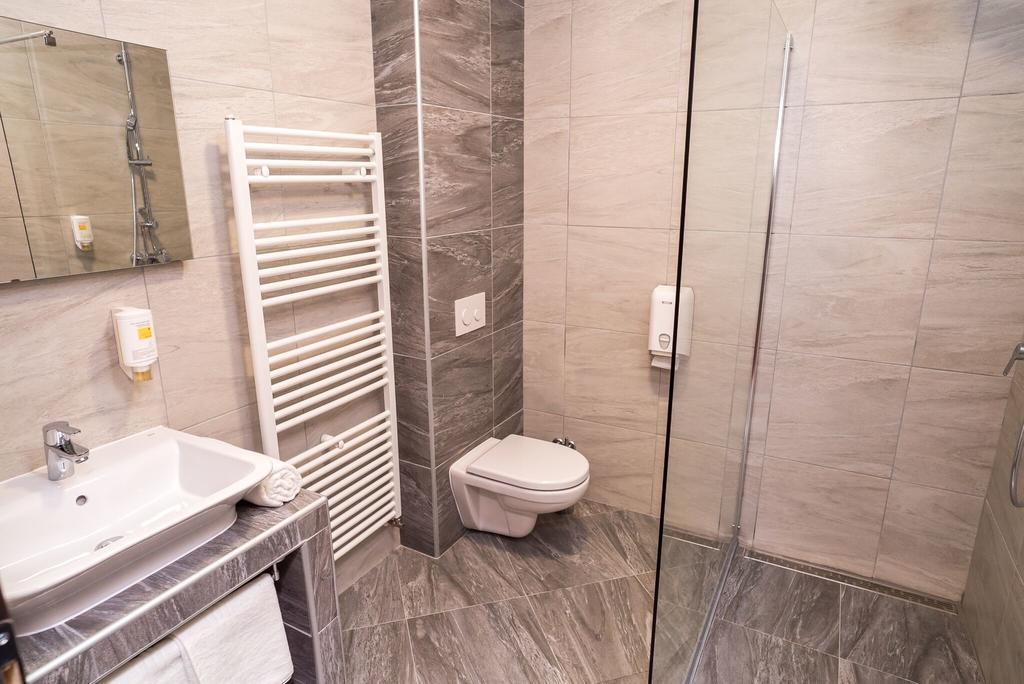 B&B Villa Angy Korenica Εξωτερικό φωτογραφία